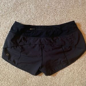 Lululemon Speed Up Shorts 2.5 “